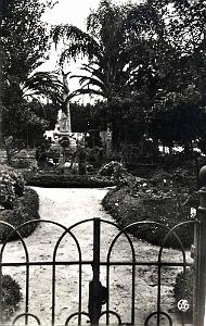 AIN TEDELES 511- MONUMENT AUX MORTS COLLECTION DES AMIS DE ND DE SANTA CRUZ